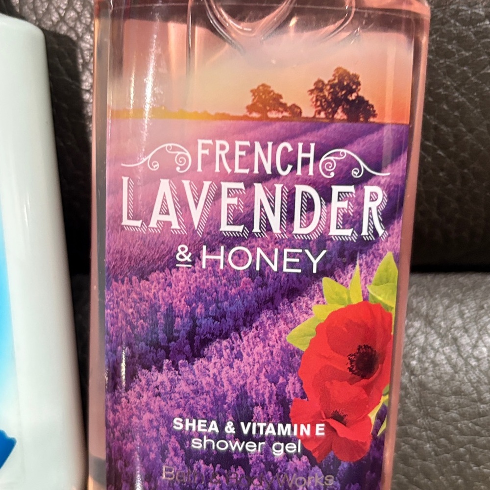 Bath and body set of two lotion in carried away and French lavender and honey - Picture 3 of 6